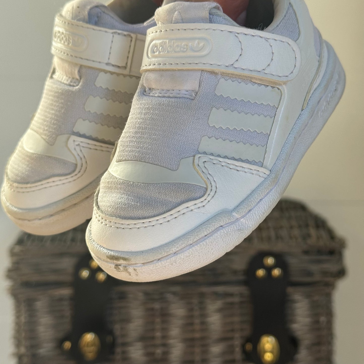 Adidas Sneakers (US5)