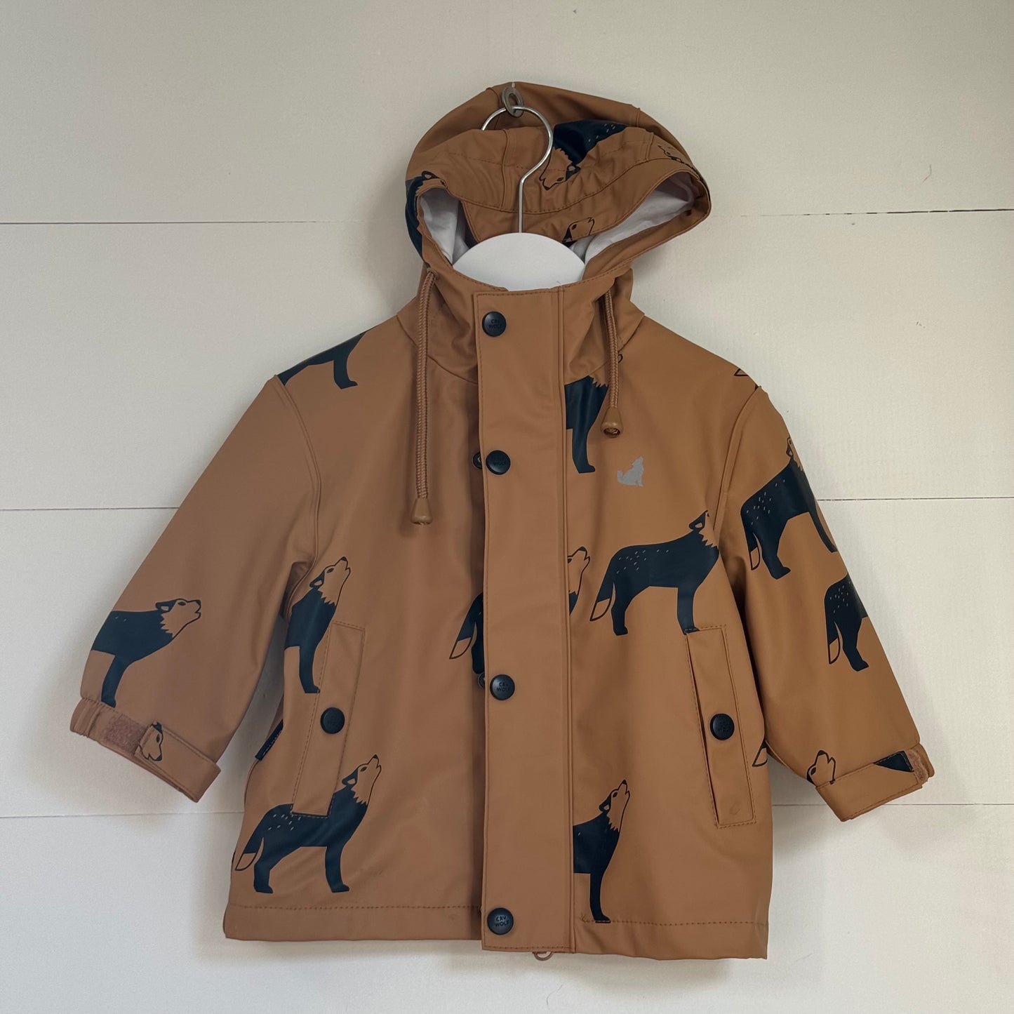 Crywolf Raincoat (1y)