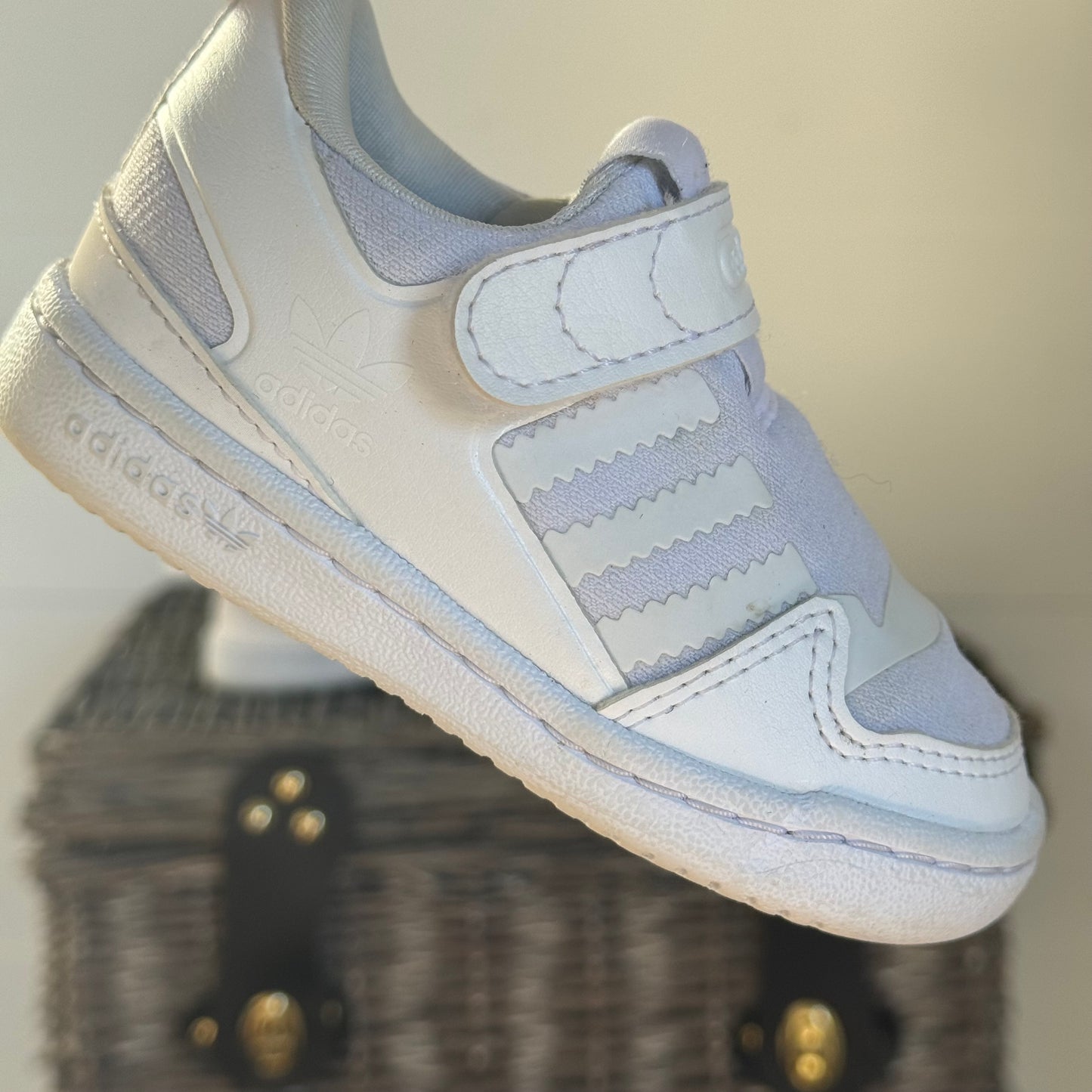 Adidas Sneakers (US5)