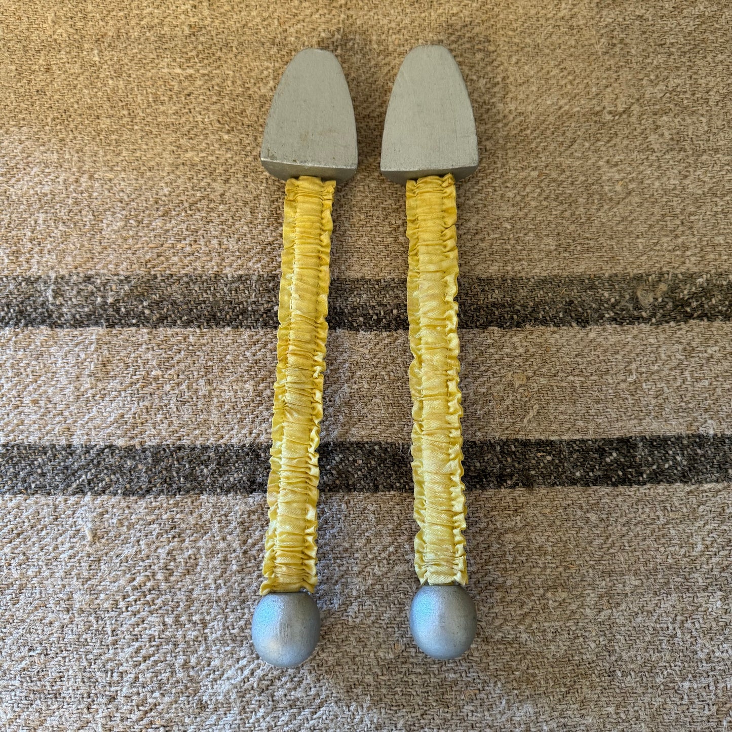 Vintage silk shoe tree - yellow