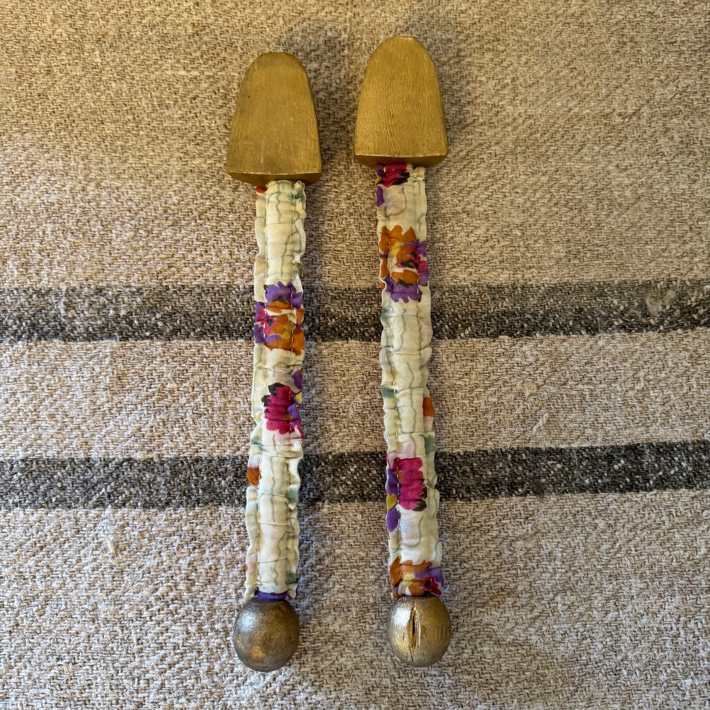 Vintage silk shoe tree - floral