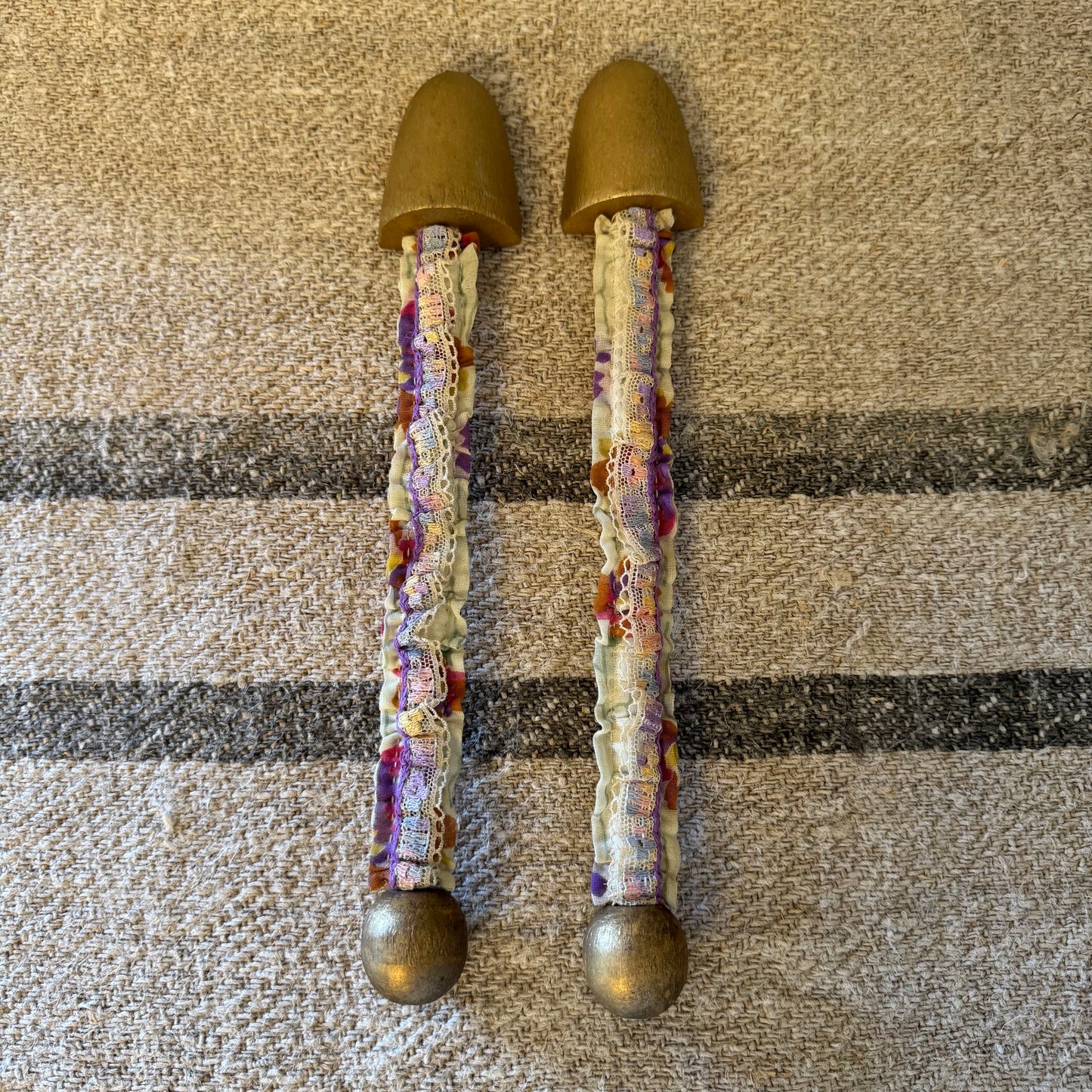 Vintage silk shoe tree - floral