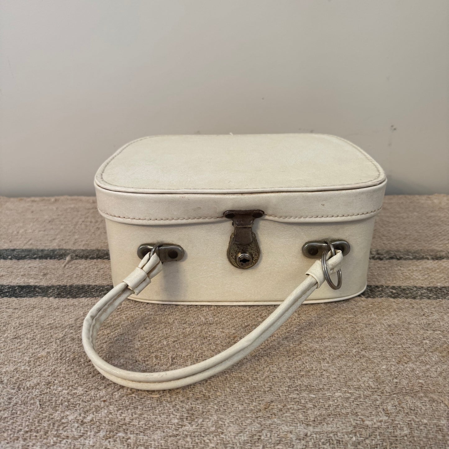 Mid-century Vanity Case - White