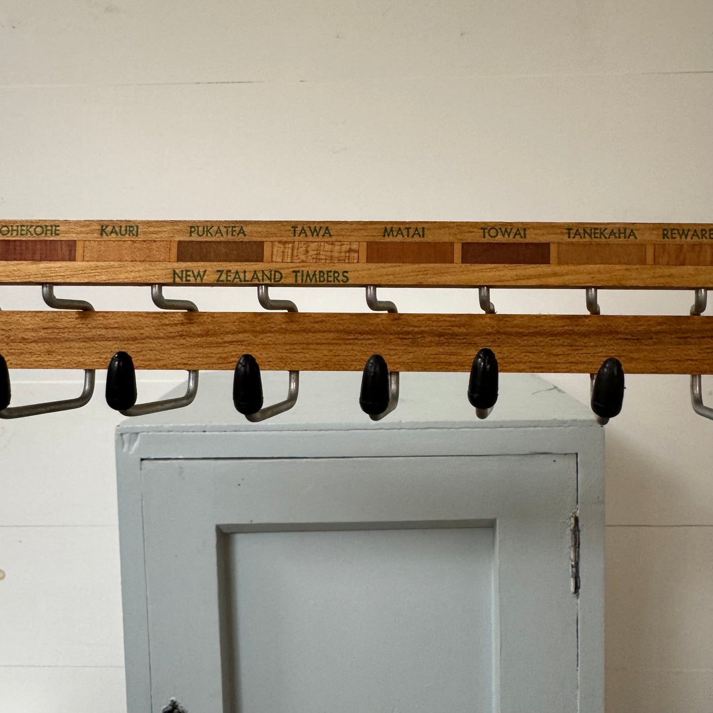 NZ Sovereign Wood Tie Hanger