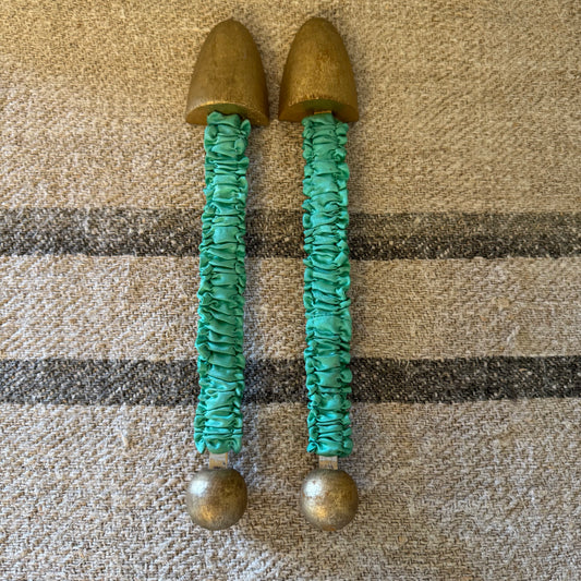 Vintage silk shoe tree - green
