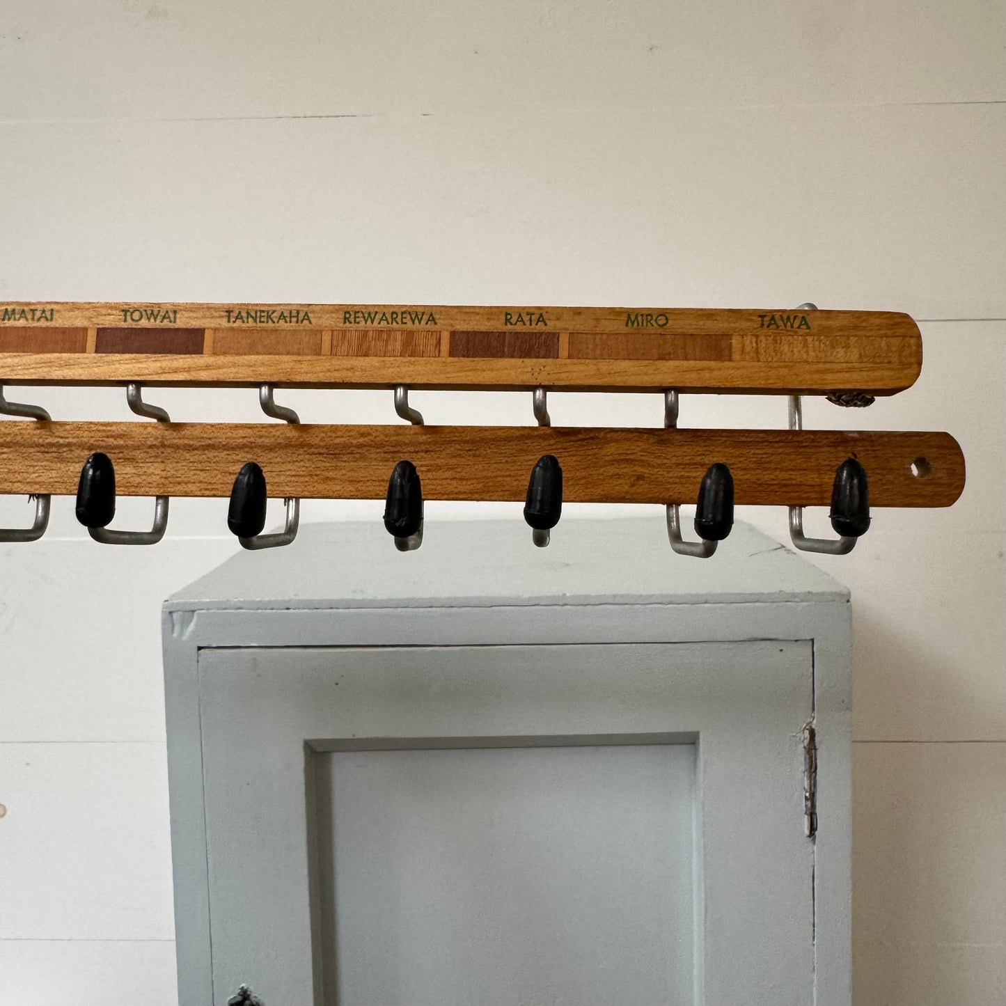 NZ Sovereign Wood Tie Hanger