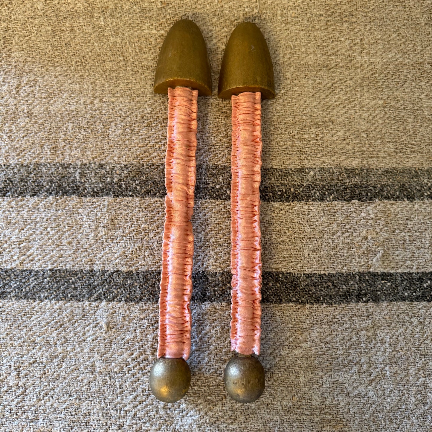Vintage silk shoe tree - pink