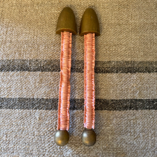 Vintage silk shoe tree - pink