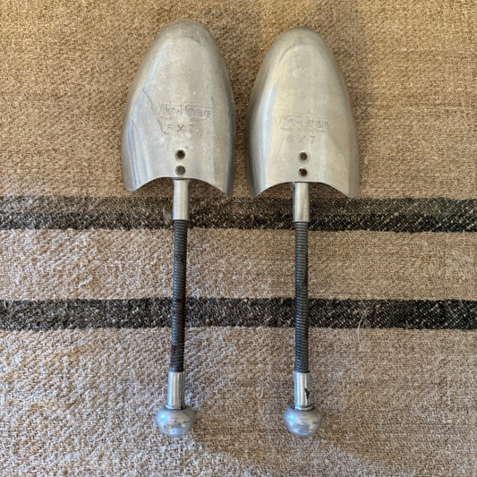 Vintage Metal Shoe Tree - 6x7 size