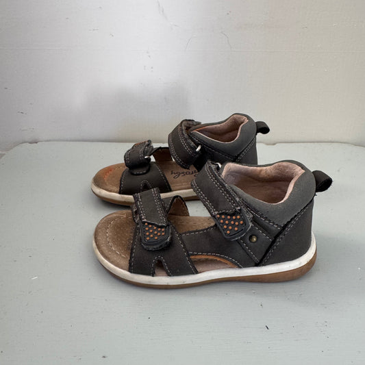 Grosby Sandals US4