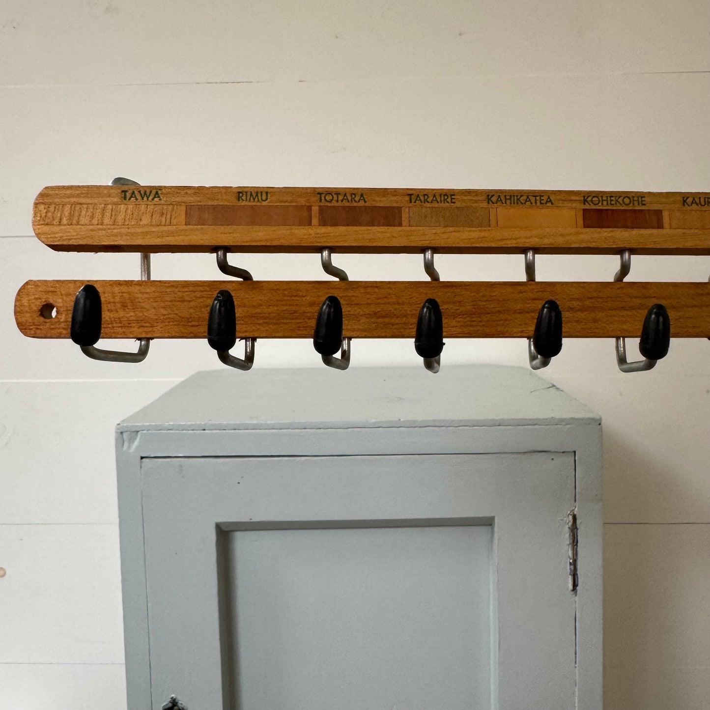 NZ Sovereign Wood Tie Hanger