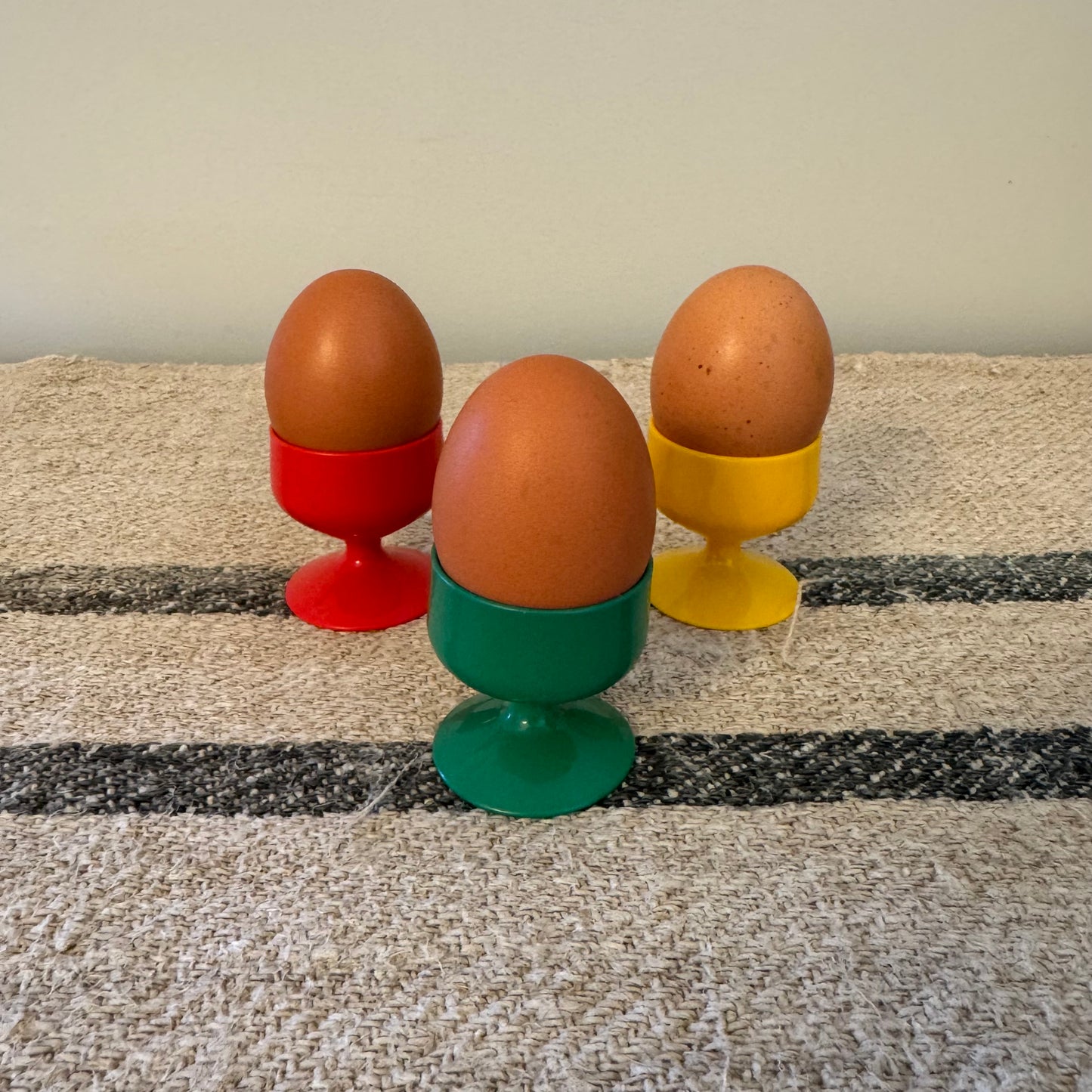 Retro Egg Cups x3