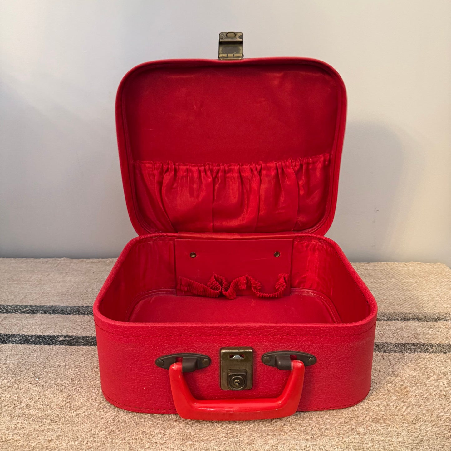 Mid-century Vanity Case - Red
