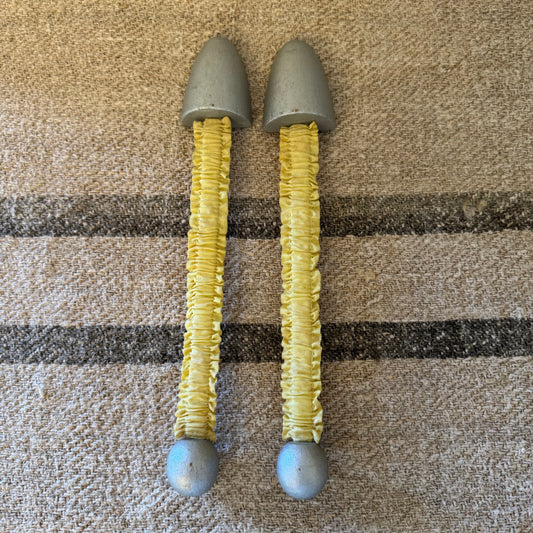 Vintage silk shoe tree - yellow