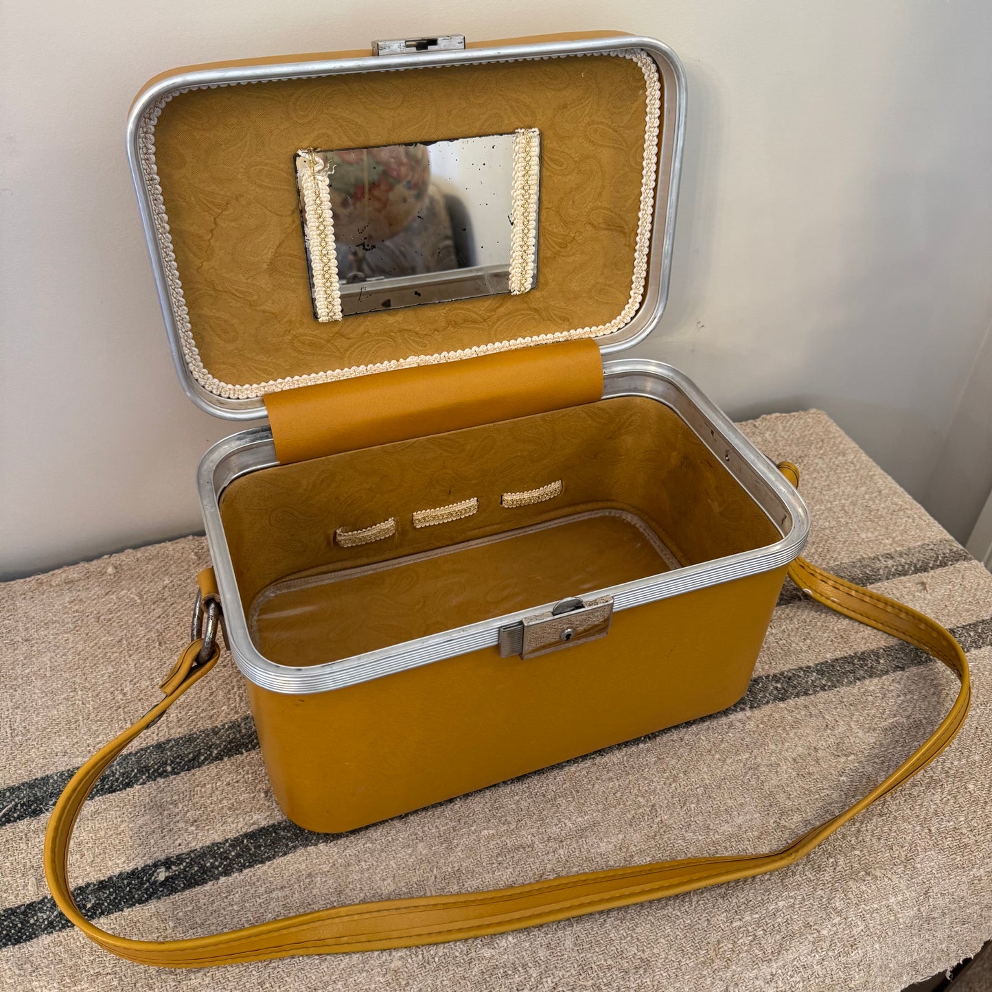 Mid-century Vanity Case - Mustard